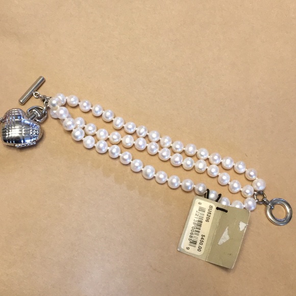 Burberry Pearl Watch with Mother of Pearl New 925 - Picture 1 of 8